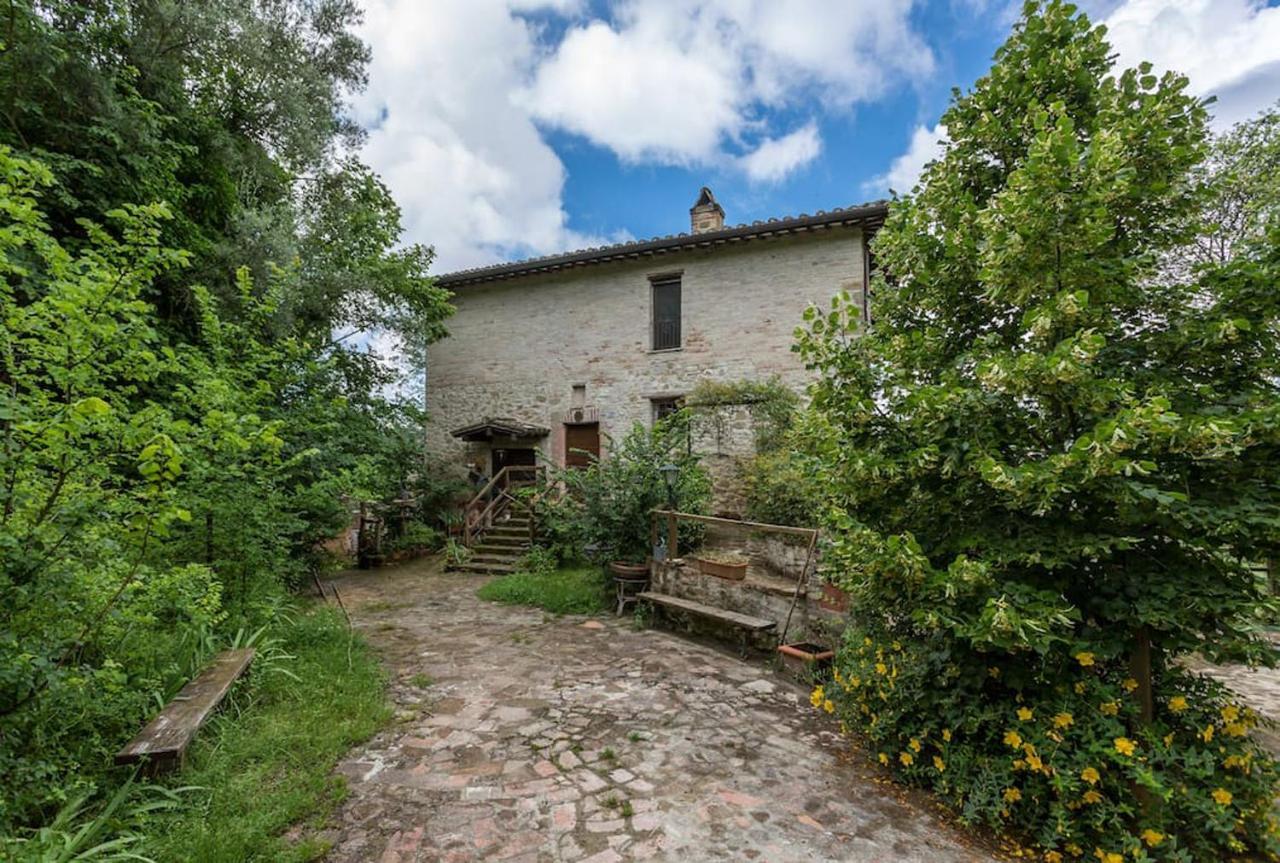 Agriturismo Il Poggio Degli Scoiattoli Perugia Exterior photo